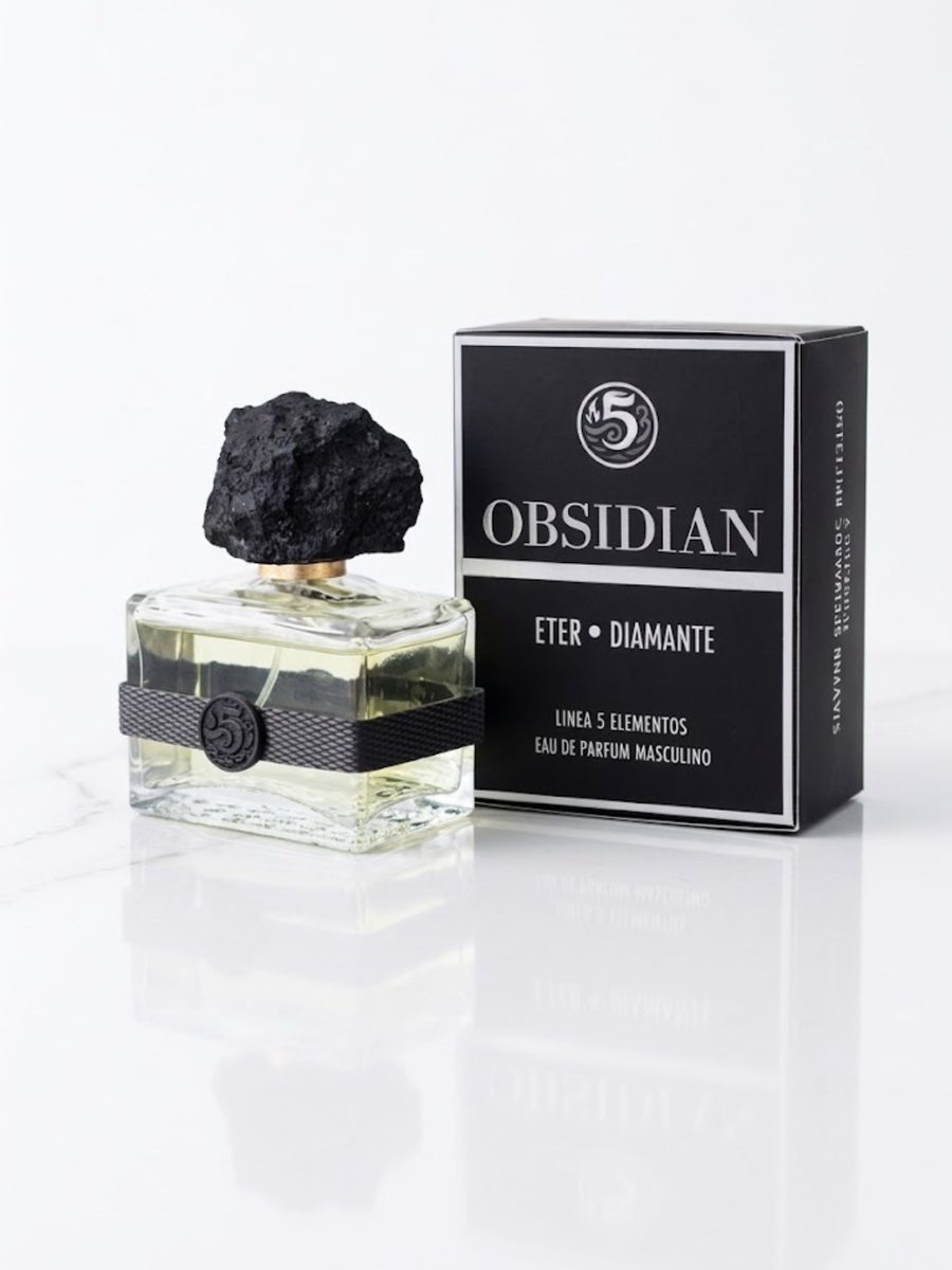 Perfume Obsidian con su caja plateada